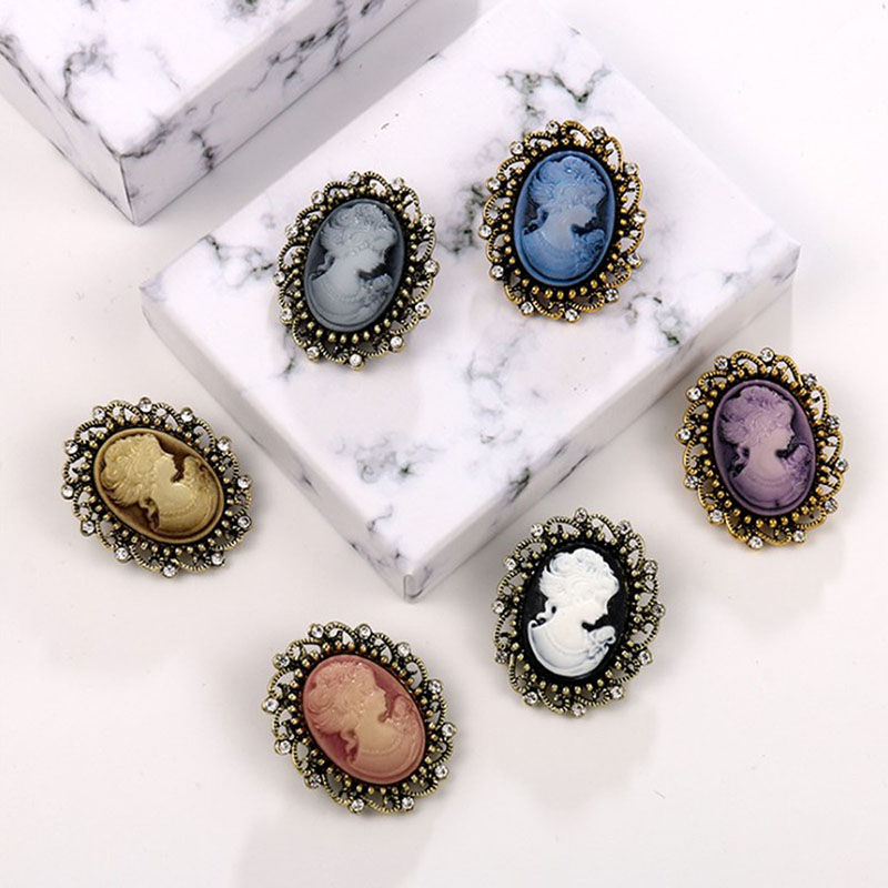 Vintage Queen's Cameo Beauty H - Head Pin Assorted ulasan dan harga